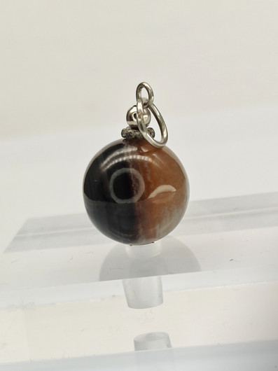 Quartz pendant