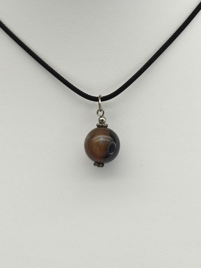 Quartz pendant