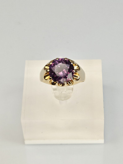 Vintage Amethyst gold ring 