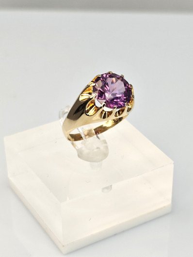 Vintage Amethyst gold ring 