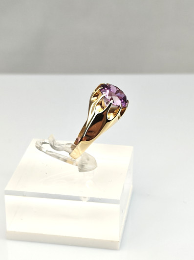 Vintage Amethyst gold ring 