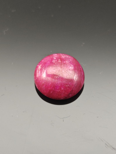 Luonnon safiiri 12,7ct väri käsitelty