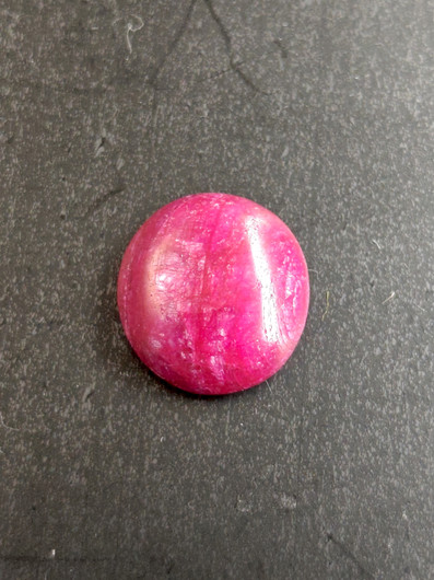 Luonnon safiiri 12,7ct väri käsitelty