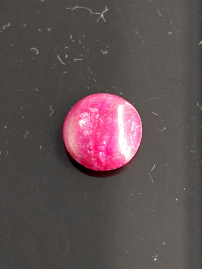 Luonnon safiiri 12,7ct väri käsitelty