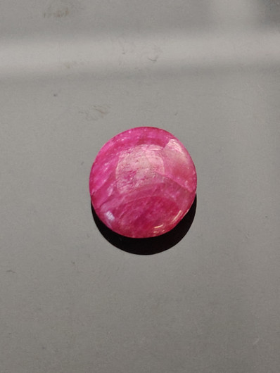 Luonnon safiiri 12,25ct väri käsitelty