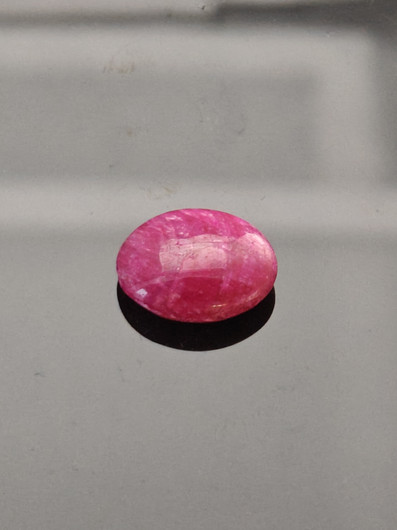 Luonnon safiiri 12,25ct väri käsitelty