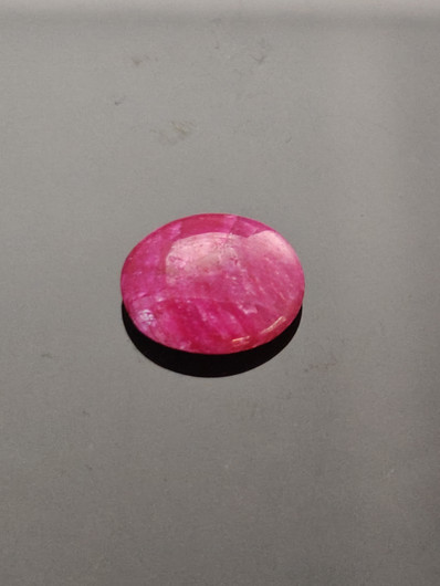 Luonnon safiiri 12,25ct väri käsitelty