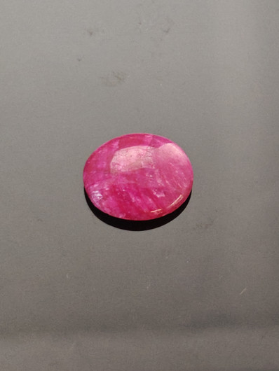 Luonnon safiiri 12,25ct väri käsitelty