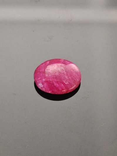 Luonnon safiiri 12,25ct väri käsitelty