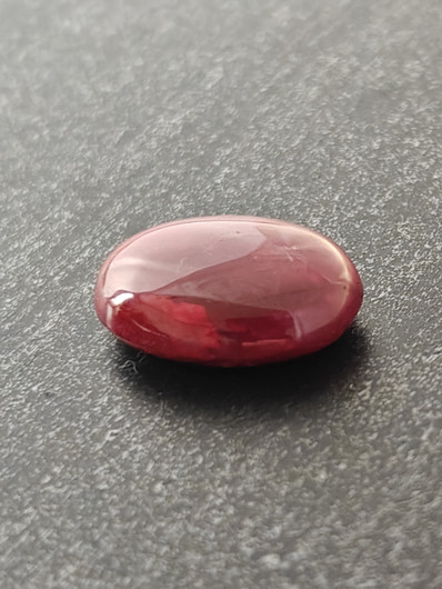 Luonnon safiiri 15,6ct väri käsitelty