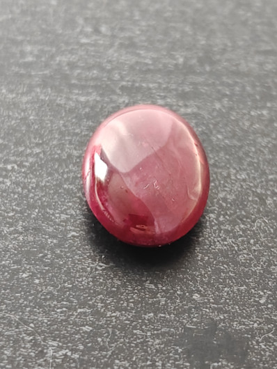 Luonnon safiiri 15,6ct väri käsitelty