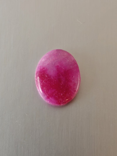 Luonnon safiiri 9ct, väri käsitelty