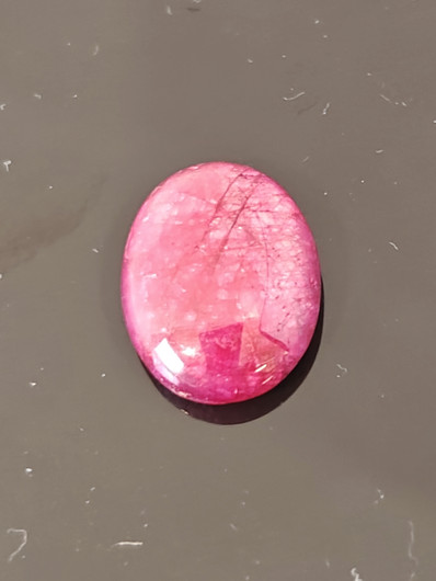 Luonnon safiiri 12,2ct väri käsitelty
