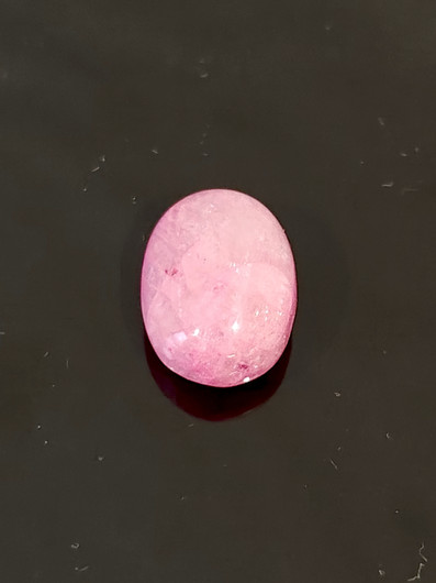 Luonnon safiiri 14,6ct, väri käsitelty