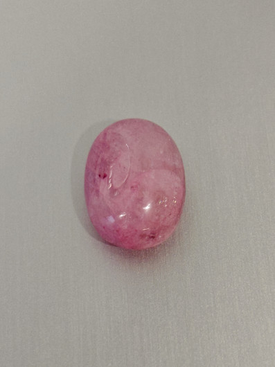 Luonnon safiiri 14,6ct, väri käsitelty