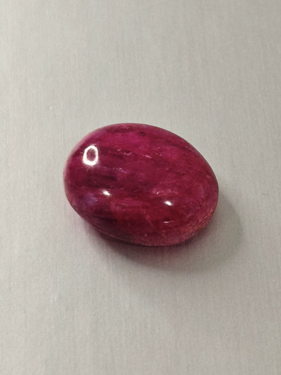 Luonnon safiiri 13,4ct väri käsitelty