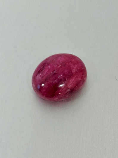 Luonnon safiiri 13,4ct väri käsitelty