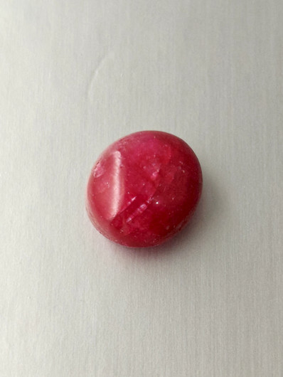Luonnon safiiri 12,7ct väri käsitelty
