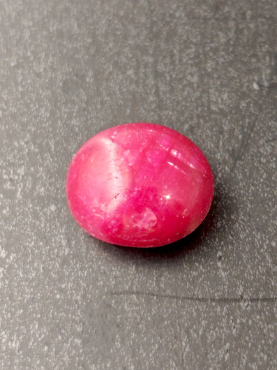 Luonnon safiiri 12,7ct väri käsitelty