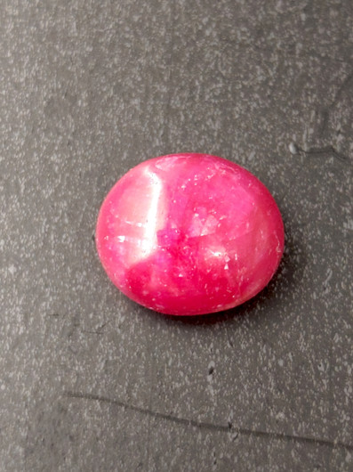 Luonnon safiiri 12,7ct väri käsitelty