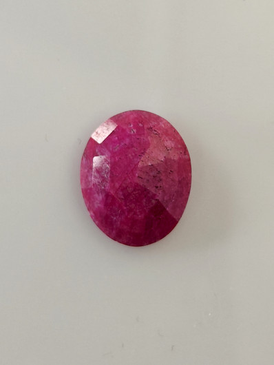 Luonnon safiiri 8,2ct väri käsitelty