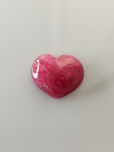Luonnon safiiri 5,6ct väri käsitelty
