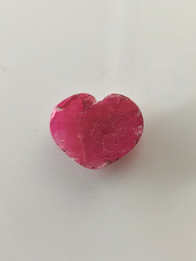 Luonnon safiiri 5,6ct väri käsitelty