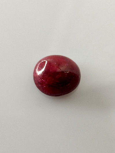 Luonnon safiiri 4,9ct väri käsitelty