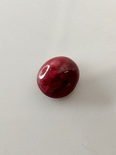 Luonnon safiiri 4,9ct väri käsitelty