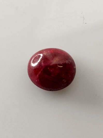 Luonnon safiiri 4,9ct väri käsitelty