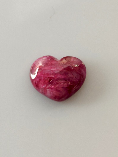 Luonnon safiiri 2,5ct väri käsitelty