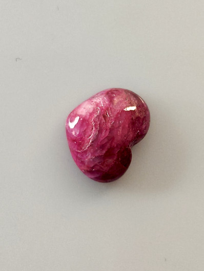Luonnon safiiri 2,5ct väri käsitelty
