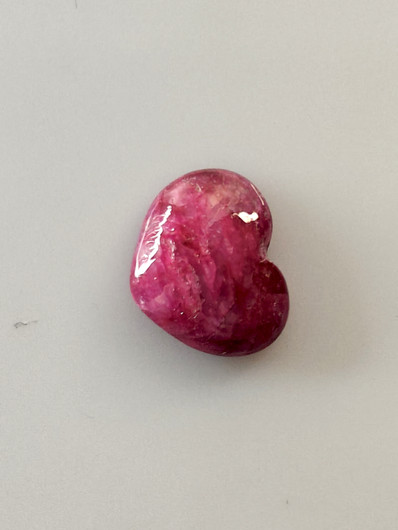 Luonnon safiiri 2,5ct väri käsitelty