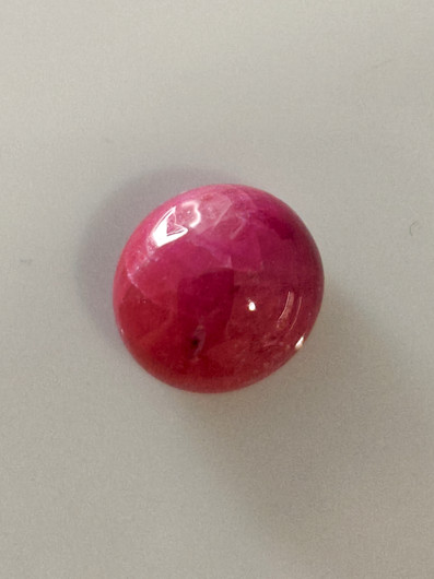 Luonnon safiiri 8,5ct väri käsitelty