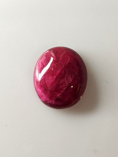 Luonnon safiiri 9,8ct väri käsitelty