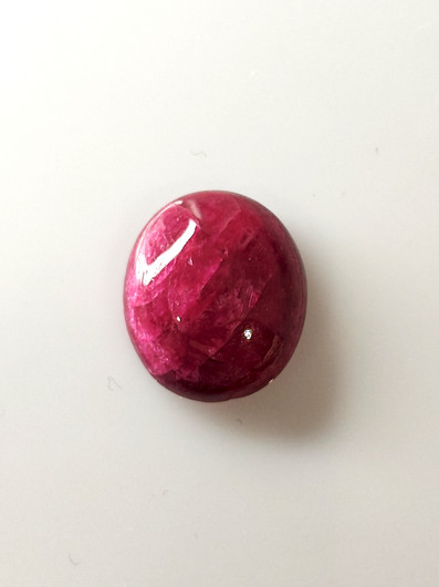 Luonnon safiiri 9,8ct väri käsitelty