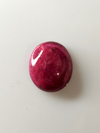 Luonnon safiiri 9,8ct väri käsitelty