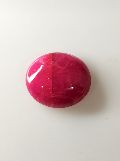 Natural sapphire 9,8ct color enhanced