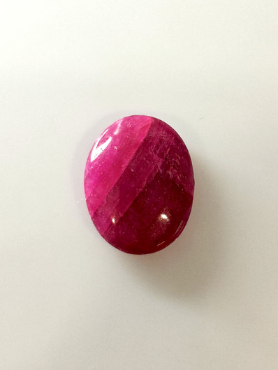 Luonnon safiiri 20,2ct väri käsitelty