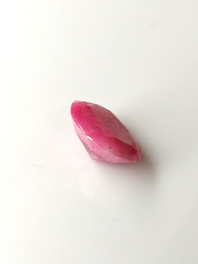 Luonnon safiiri 6,3ct väri käsitelty