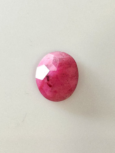 Luonnon safiiri 6,3ct väri käsitelty