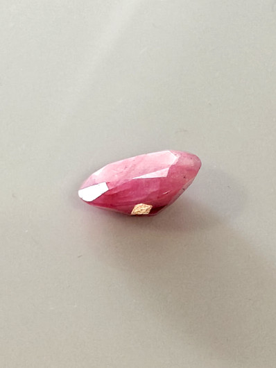 Luonnon safiiri 6,3ct väri käsitelty