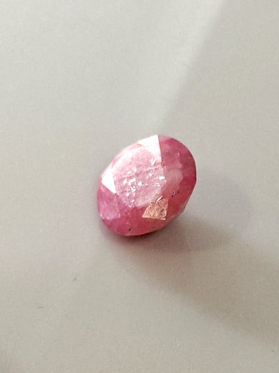Luonnon safiiri 6,3ct väri käsitelty
