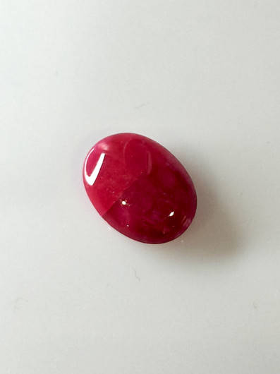 Luonnon safiiri 7,9ct väri käsitelty