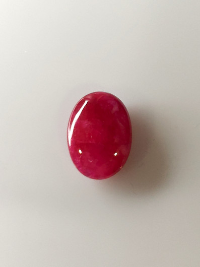 Luonnon safiiri 7,9ct väri käsitelty