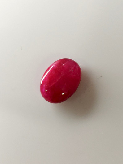 Luonnon safiiri 7,9ct väri käsitelty