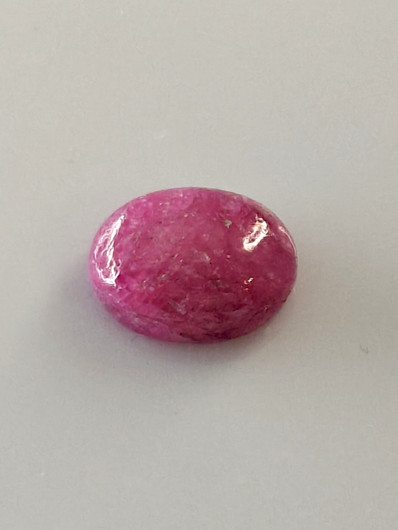 Luonnon safiiri 6,3ct  väri käsitelty