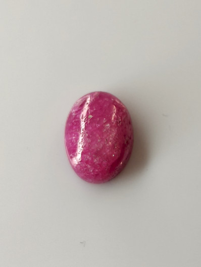 Luonnon safiiri 6,3ct  väri käsitelty