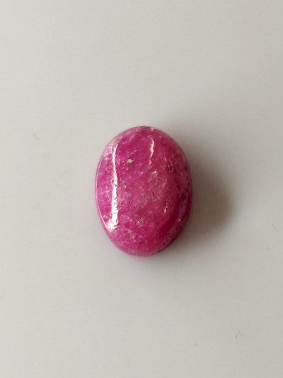 Luonnon safiiri 6,3ct  väri käsitelty