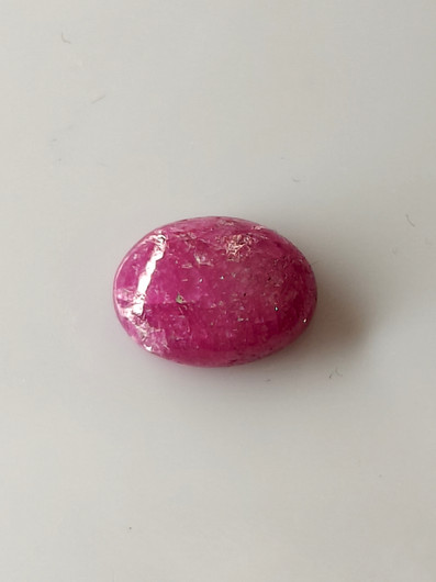 Luonnon safiiri 6,3ct  väri käsitelty